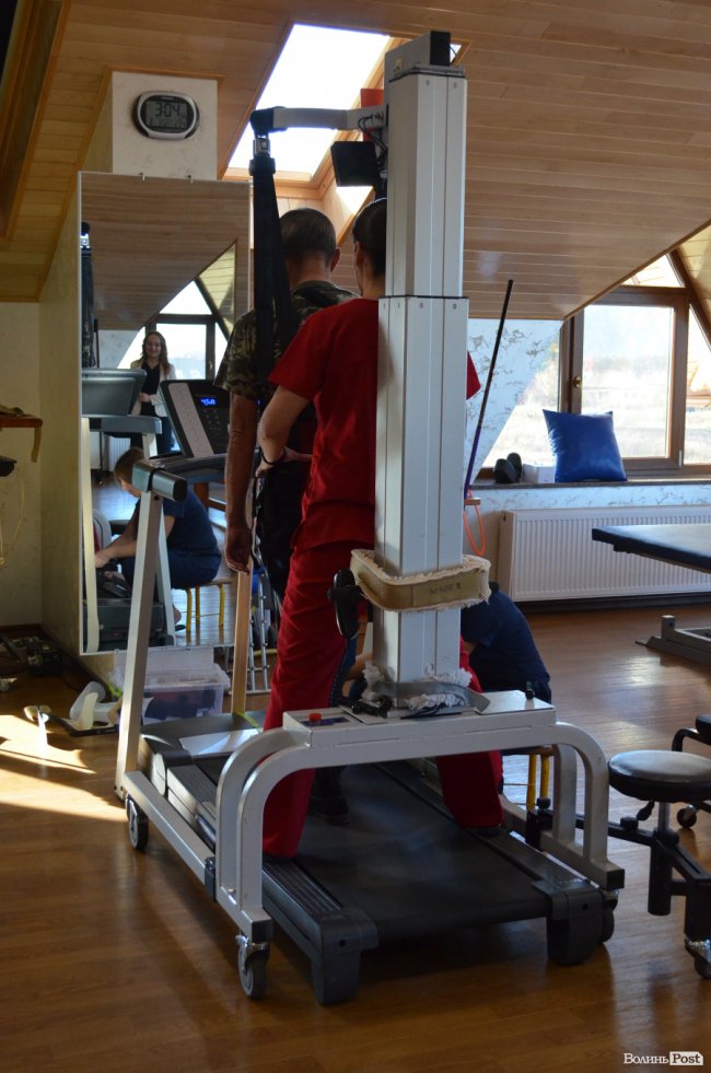 Місце, де дарують надію: як біля Луцька реабілітують людей із важкими травмами 