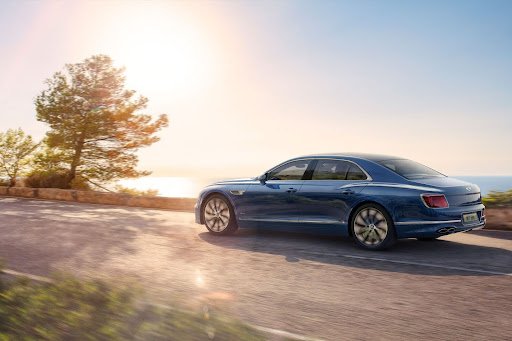 Чому Bentley Flying Spur Azure є символом бездоганного комфорту