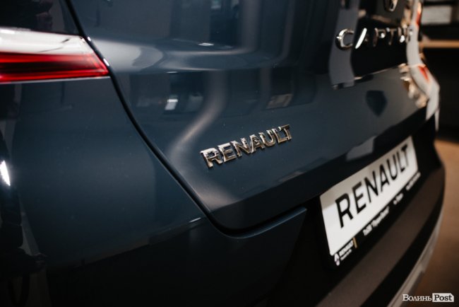 Під Луцьком відкрили найбільший на заході України Renault Store*