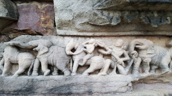 «Нотатки мандрівника» Христини Губської: несвященні корови, багато грошей та еротика