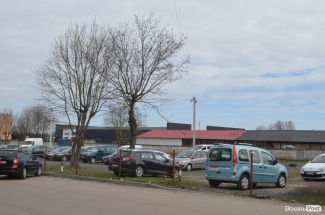 Зникне або трансформується. Що чекає на луцький авторинок  