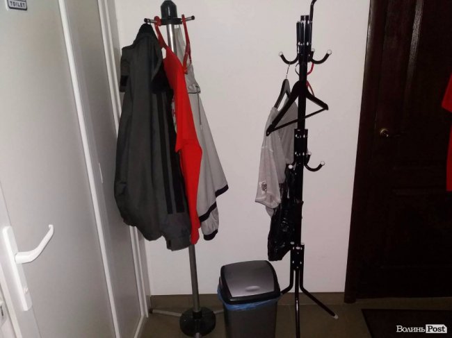 «ІнспекторGym». «Спорт Лайн»: діряві килимки та хліб на підвіконні