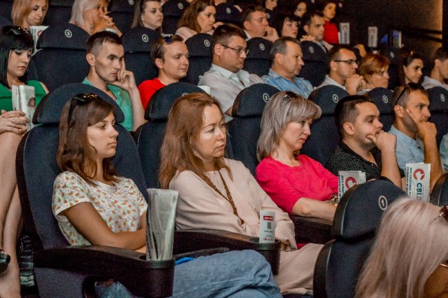 ЦИТАТНИК Олени Палагути: Я не проводила вихідні вдома, не пекла пирогів і «Наполеон»