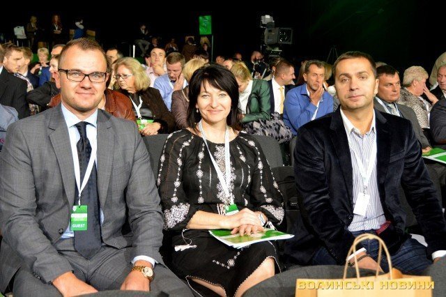 Микита Рабан (справа) на з`їзді партії 12 вересня 2015 року. Фото Волинських новин.