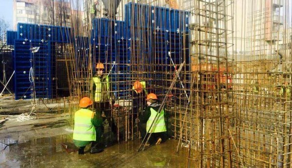 Будівництво багатоповерхівки у Луцьку на  проспекті Соборності, 20 – законне, – забудовник. ФОТО