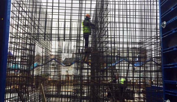 Будівництво багатоповерхівки у Луцьку на  проспекті Соборності, 20 – законне, – забудовник. ФОТО