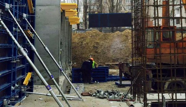 Будівництво багатоповерхівки у Луцьку на  проспекті Соборності, 20 – законне, – забудовник. ФОТО