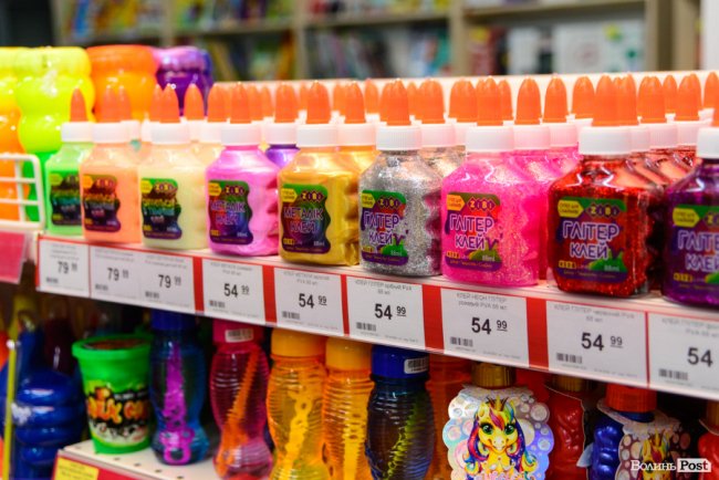 Усе для школи, офісу і творчості – в одному місці: що, як і за скільки в магазині «Офіс Центр» у Луцьку*