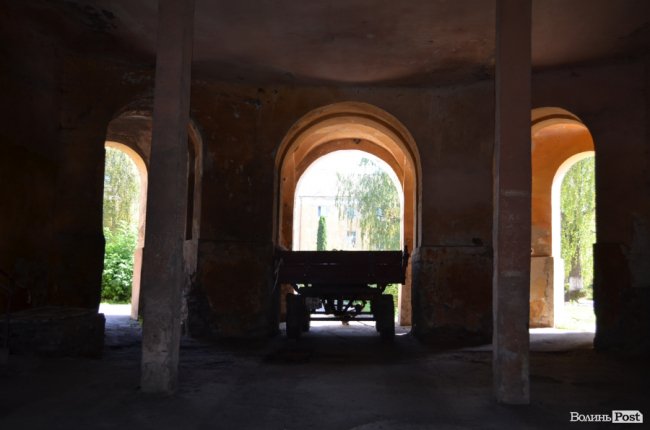 Замок божевілля і Невідомий №3: життя за стінами олицької психлікарні