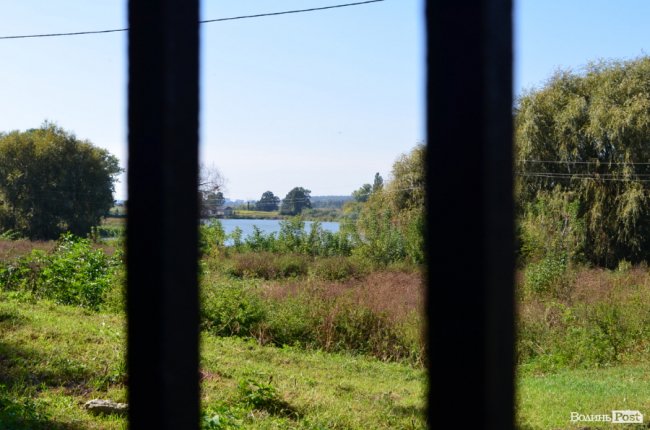 Закритий також доступ до озера замку