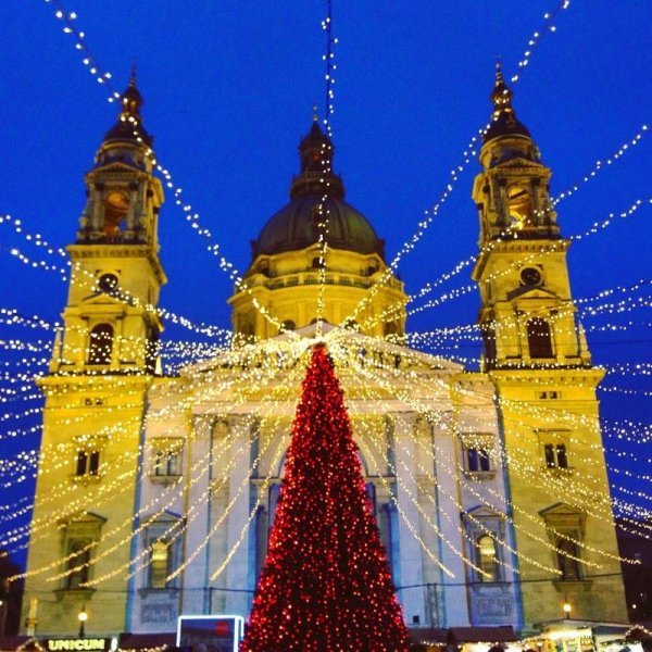 «Нотатки мандрівниці» Олени Кравчук: оргазм в Будапешті, вуличні смаколики та термальні води