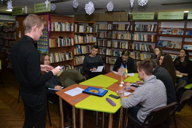 У Луцьку грають не тільки українською, але і англійською мовою