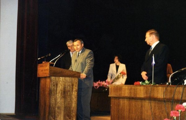 З Леонідом Кучмою під час нагородження орденом 