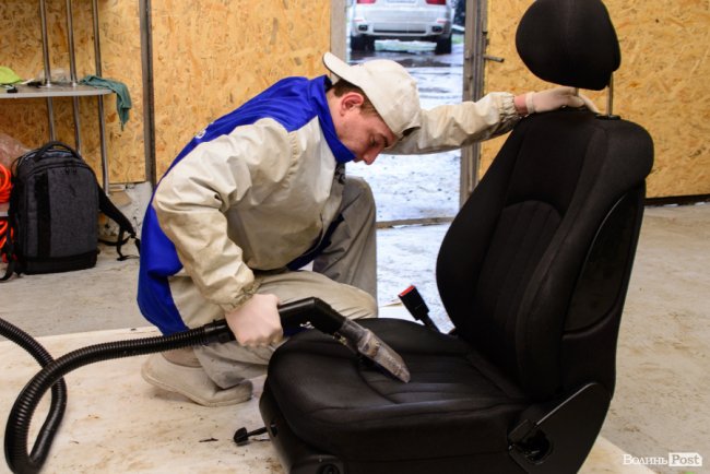 Майже стерильне авто: у Луцьку працює потужна автохімчистка «Торнадо»*