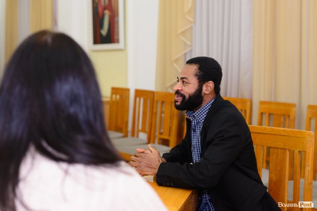 Африканець, що вперше став представником іноземних студентів у виші Луцька, – про мовні перепони, расизм та допомогу іншим