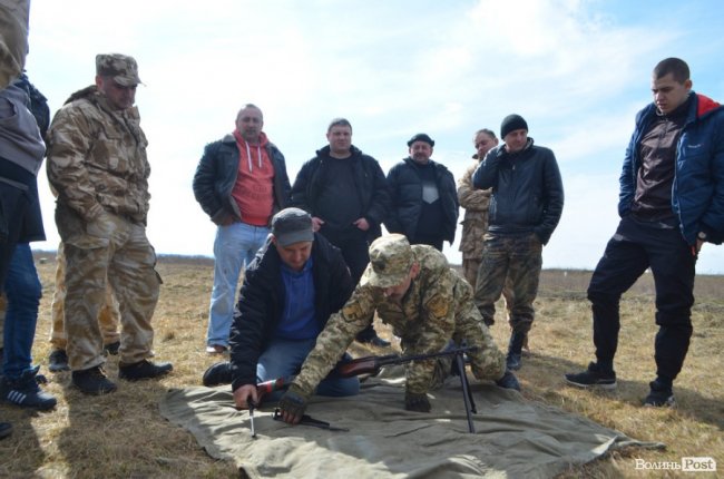 Важко в навчанні – легко в бою: на Волині - «вогневий» вишкіл загонів тероборони