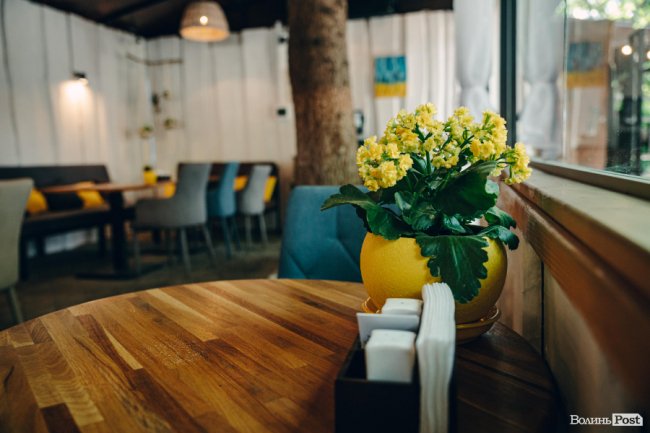 Таємний дворик у центрі Луцька: ресторація «Дім 48» відкрила літню терасу*