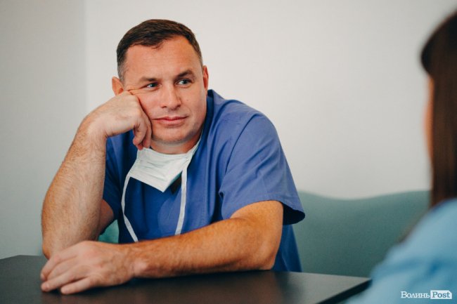 «Через 6 годин після заміни суглоба стати на ноги — то було чудо, зараз рутина», — професор Адріан Філь