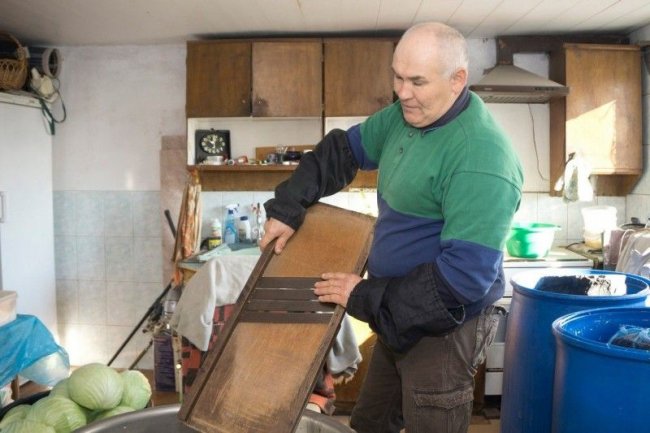 Квасити можна все, – волинянин поділився секретами приготування хрумких смаколиків