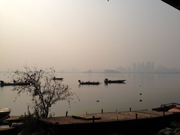 «Нотатки мандрівниці» Христини Лесюк: китайські підробки,  побиті діти та «3 пісюни»