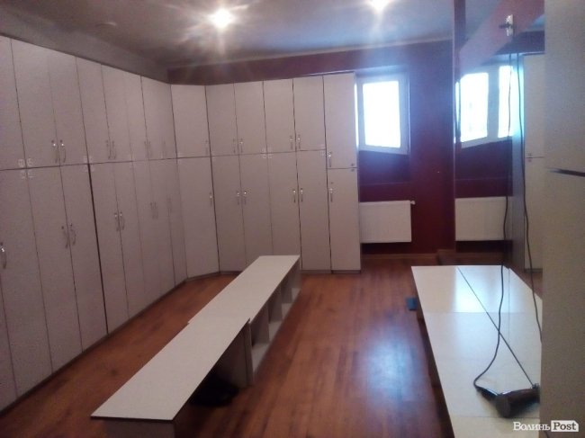 Жіноча роздягальня