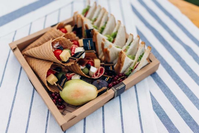 Обережно, дуже смачно: у Луцьку відкрився сервіс доставки закусок. ФОТО*