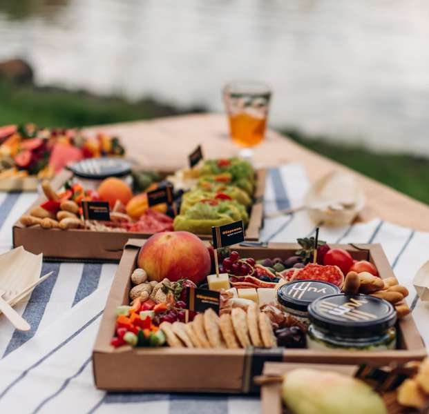 Обережно, дуже смачно: у Луцьку відкрився сервіс доставки закусок. ФОТО*