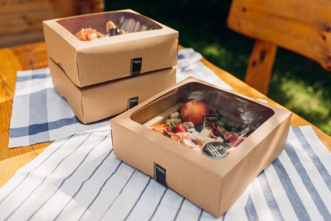 Обережно, дуже смачно: у Луцьку відкрився сервіс доставки закусок. ФОТО*