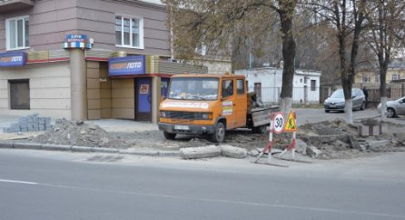 «Вишків-Брук» відремонтував тротуари на вулиці Винниченка