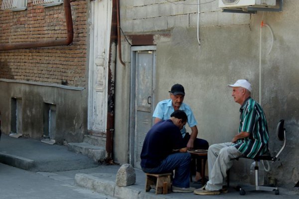 «Нотатки мандрівниці» Ірини Хом'як: легенда про мільйони троянд, фантастичне вино та грузинський Лас-Вегас