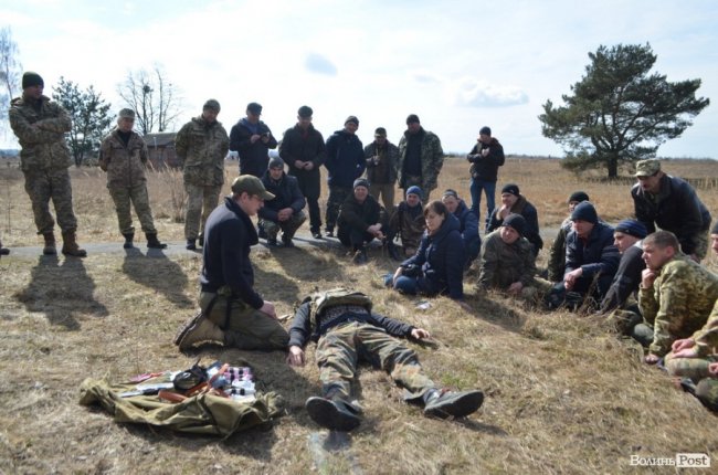 Важко в навчанні – легко в бою: на Волині - «вогневий» вишкіл загонів тероборони