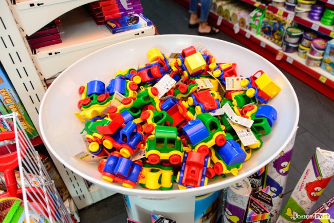 Усе для школи, офісу і творчості – в одному місці: що, як і за скільки в магазині «Офіс Центр» у Луцьку*