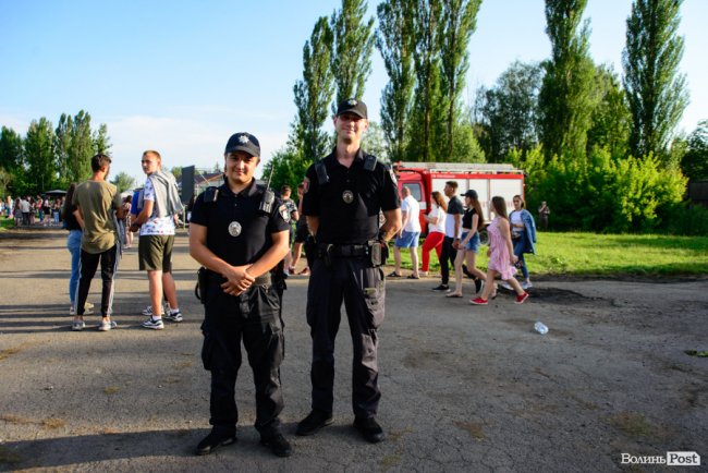 Патрульні Павло Савонік та Владислав Романюк 
