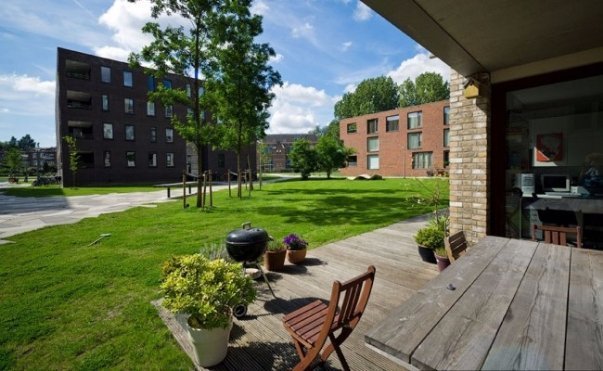 Двір будинку у Західному Берліні