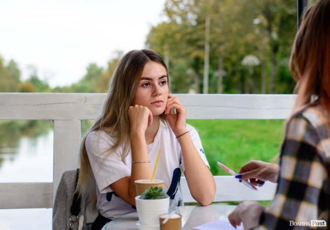 Бренди серед дрантя: як лучанка заробляє, продаючи секонд-хенд в Instagram