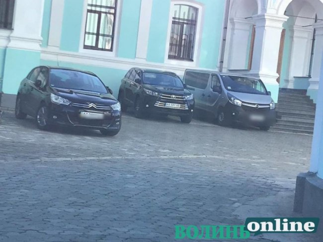 Матеріальні блага та проросійські зв’язки: чому волинське духовенство МП не підтримує Томос