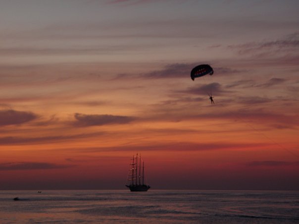 «Нотатки мандрівниці» Анни Басманової-Тріль: Я сумую за ресторанами на 63-му поверсі, де місто - на долоні