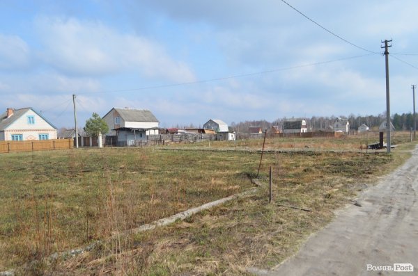 На Волині у чоловіка хитрістю відібрали дачу