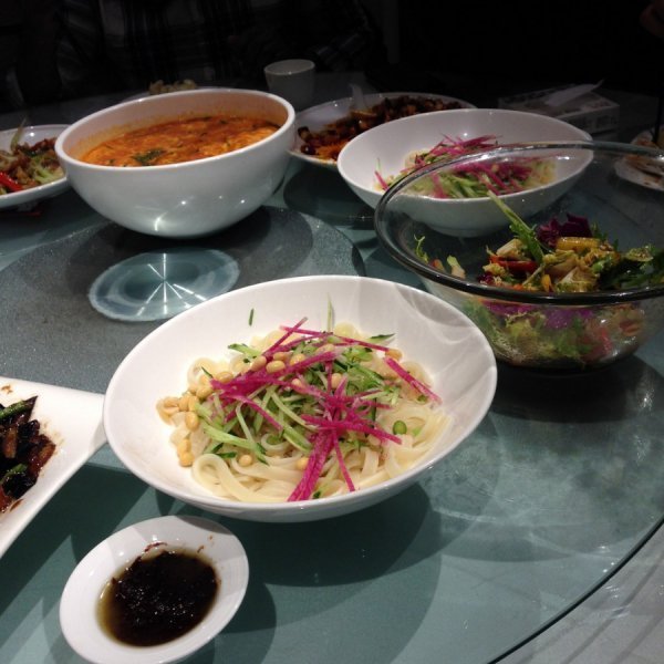 «Нотатки мандрівниці» Христини Лесюк: китайські підробки,  побиті діти та «3 пісюни»