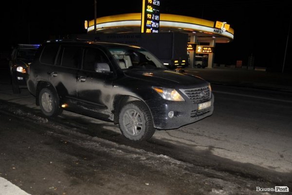 «Нічна варта»: розтрощені автівки, масова бійка і Lexus, який «доїздився»