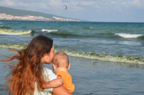 «Нотатки мандрівниці» Ольги Шевченко: море, маяки, свобода