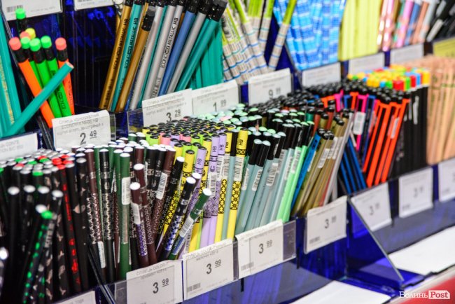 Усе для школи, офісу і творчості – в одному місці: що, як і за скільки в магазині «Офіс Центр» у Луцьку*