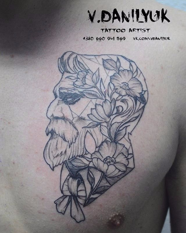 «Чоловіки приходять на сеанс та втрачають свідомість», - луцький татуювальник