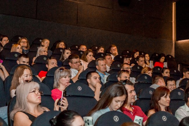 ЦИТАТНИК Олени Палагути: Я не проводила вихідні вдома, не пекла пирогів і «Наполеон»