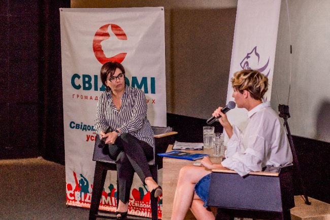 ЦИТАТНИК Олени Палагути: Я не проводила вихідні вдома, не пекла пирогів і «Наполеон»