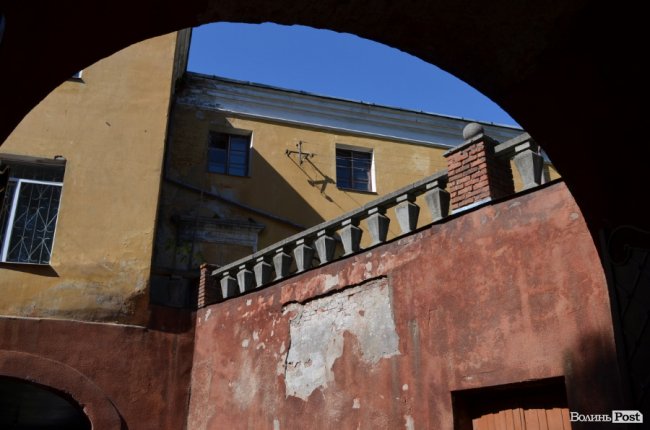 Замок божевілля і Невідомий №3: життя за стінами олицької психлікарні