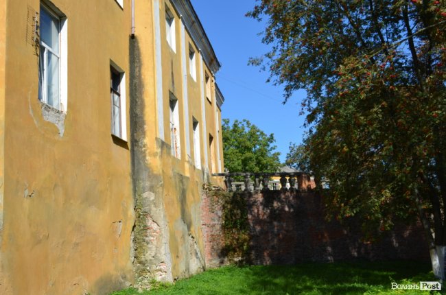 Замок божевілля і Невідомий №3: життя за стінами олицької психлікарні