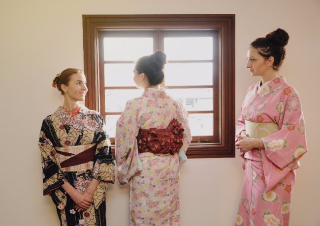 «Нотатки мандрівниці» Лідії Кожевнікової: В Японії миються у ванні тиждень, не змінюючи воду