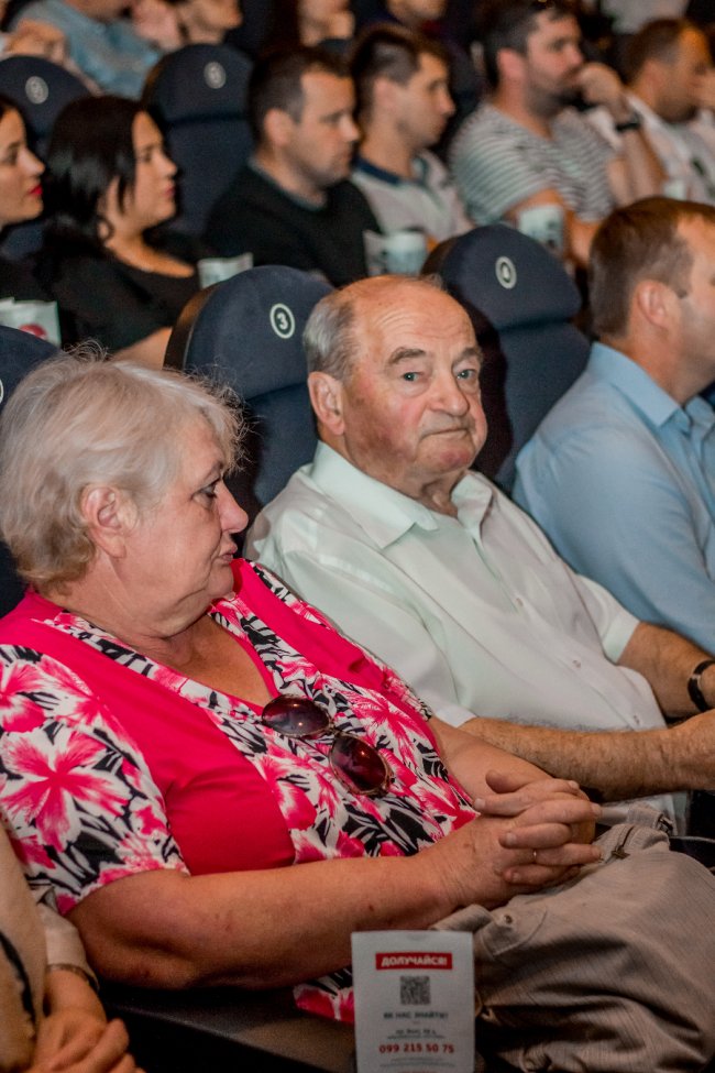 ЦИТАТНИК Олени Палагути: Я не проводила вихідні вдома, не пекла пирогів і «Наполеон»