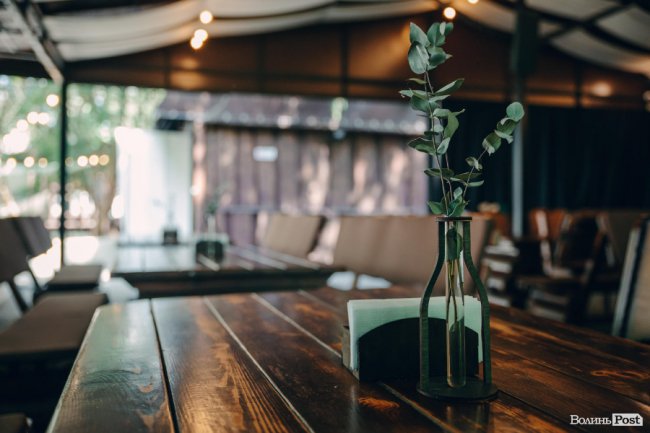 Таємний дворик у центрі Луцька: ресторація «Дім 48» відкрила літню терасу*